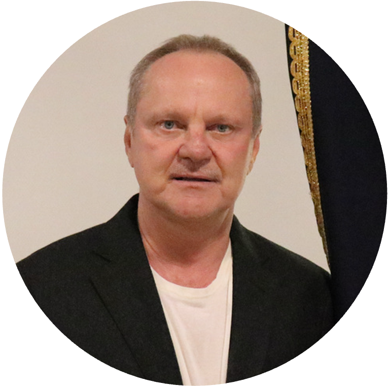 Lic. Thomas Nienow Muller